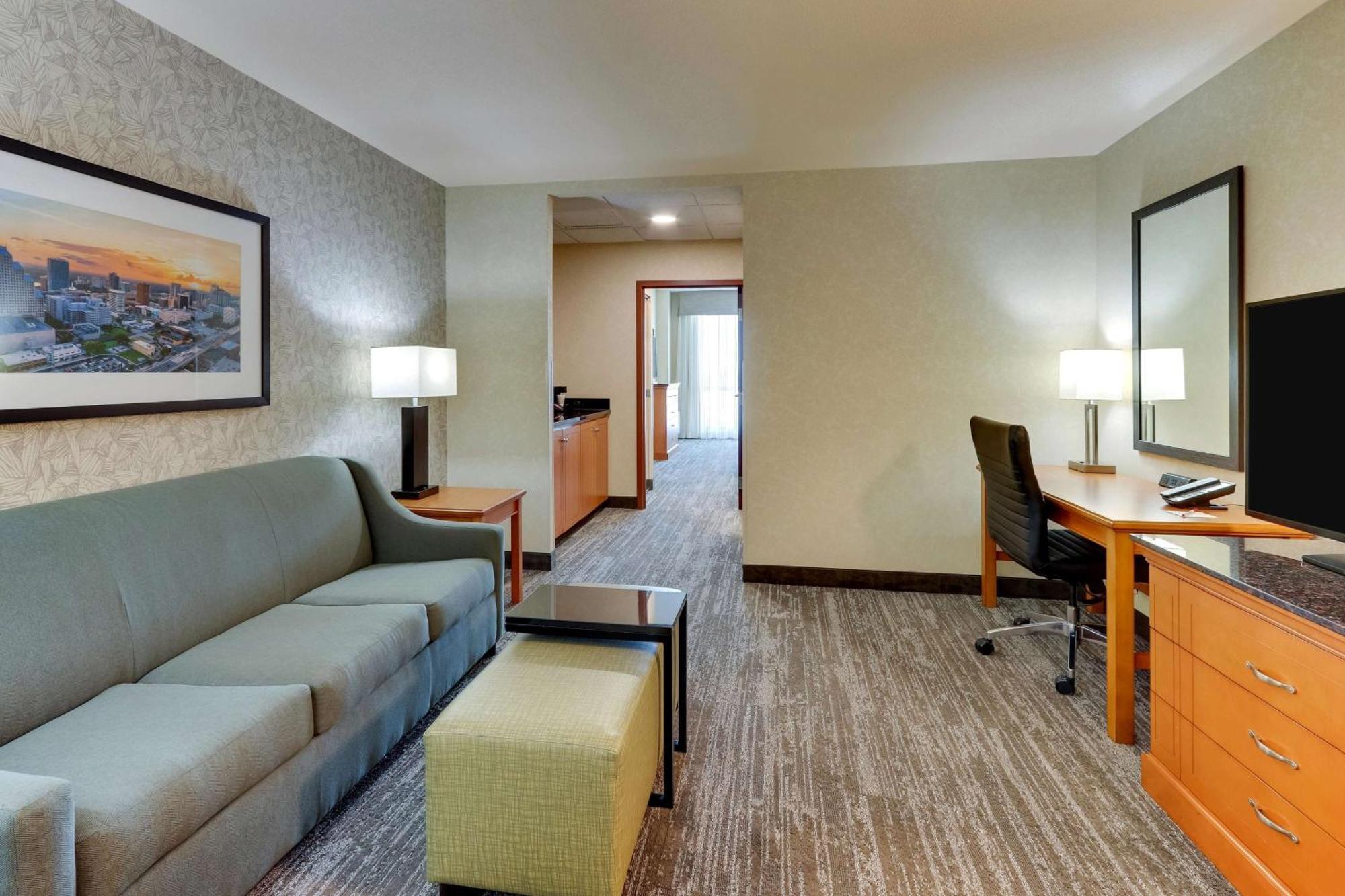 Drury Inn & Suites Orlando Near Universal Orlando Resort Ngoại thất bức ảnh