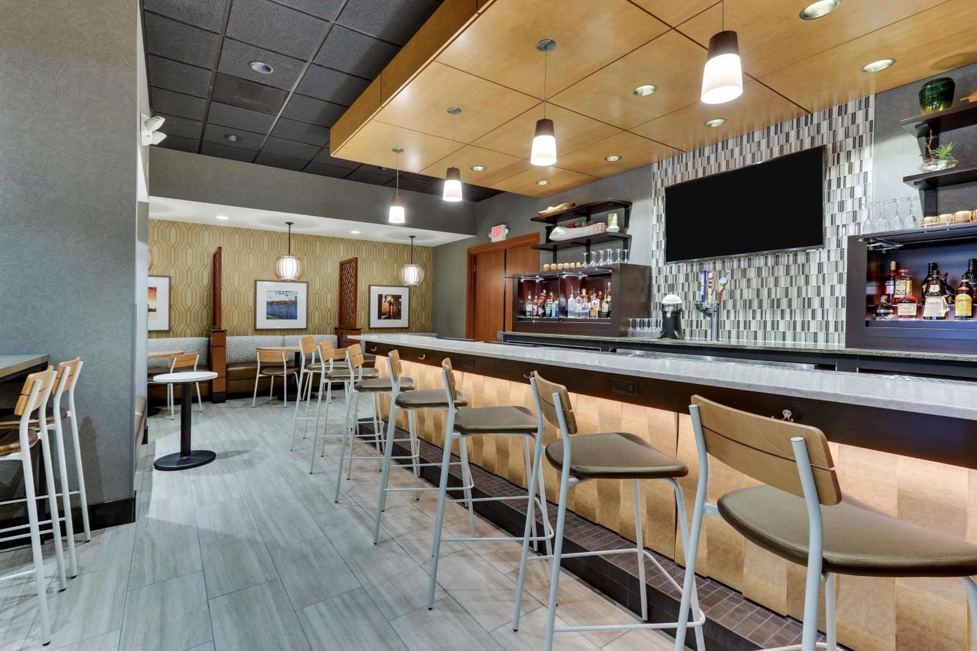 Drury Inn & Suites Orlando Near Universal Orlando Resort Ngoại thất bức ảnh