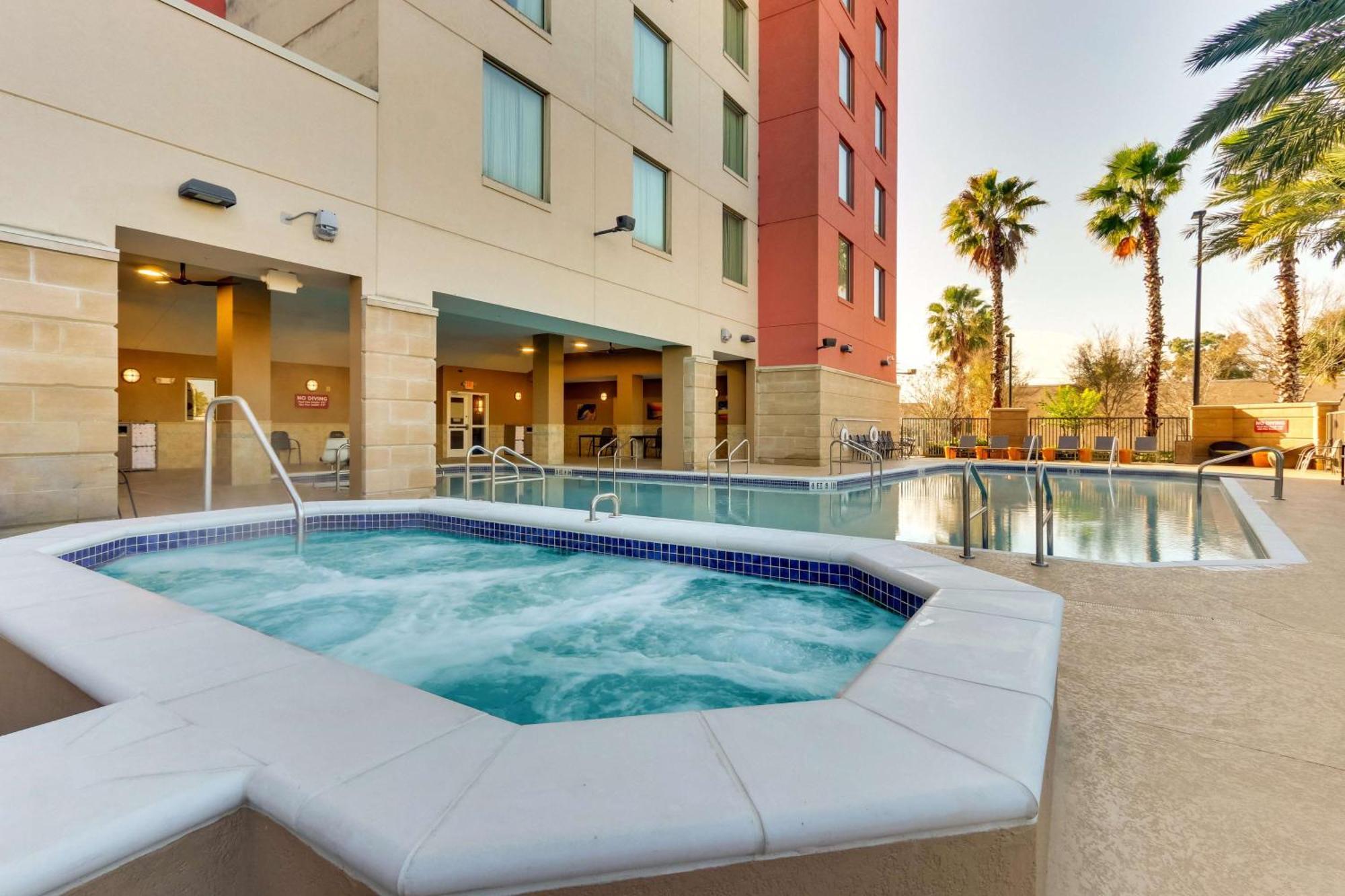 Drury Inn & Suites Orlando Near Universal Orlando Resort Ngoại thất bức ảnh